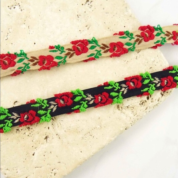 Chokers - Picture 2 of 3